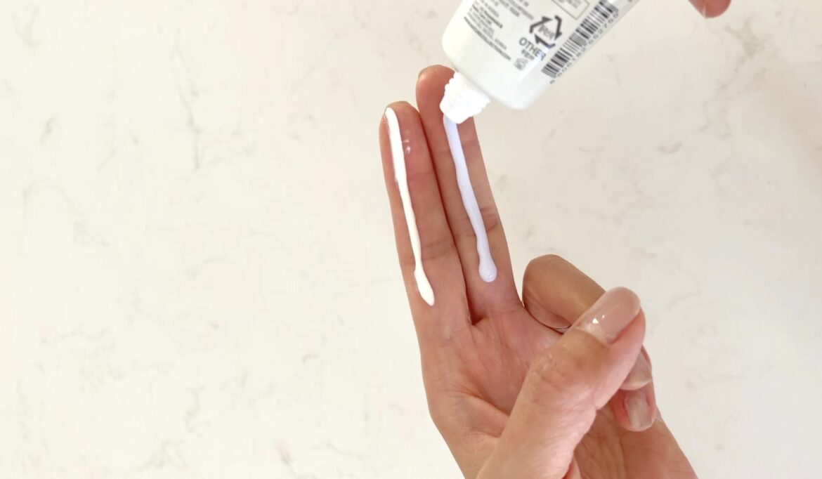 how to reapply sunscreen over makeup and when is the right time to do it